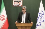 اعتراض کوچک‌زاده به عرضه ۱۰ هزار دلار به افراد بالای ۱۸ سال