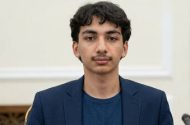 راز موفقیت رتبه دوم علوم تجربی/ معدل «آروین حسینی» در پایه یازدوهم و دوازدهم چند بود؟/ جنگ را رها کردم و در ۲۰ روز آخر با تلاش مضاعف درس خواندم
